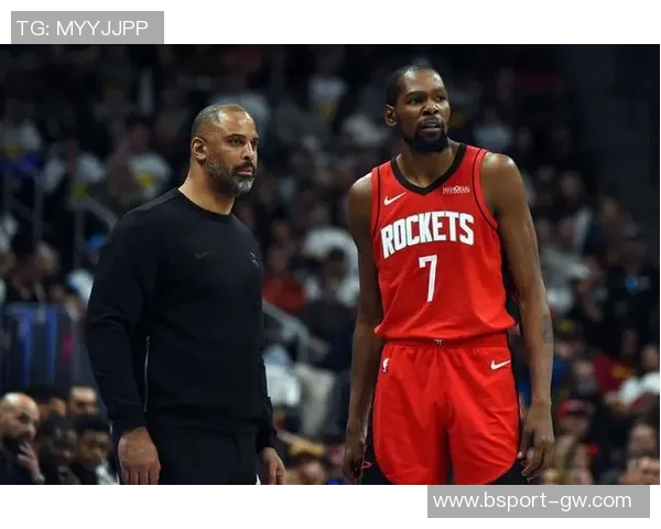 张佳玮分析乌度卡战术风格进攻防守兼备展现球队韧性与实力