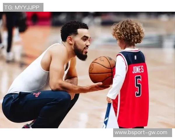 小卡特称赞泰厄斯琼斯为理想控卫其沟通能力令各队垂涎欲滴