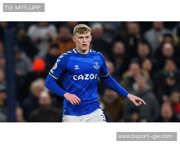 戴奇怒斥裁判判罚不公怀特被推倒后失球影响比赛结果不可原谅 戴奇怒斥裁判判罚不公怀特被推倒后失球影响比赛结果不可原谅