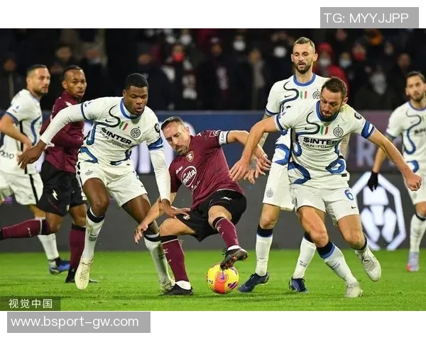 意甲10月最佳球员候选名单揭晓莱奥恰尔汗奥卢安古伊萨等六人争夺荣誉