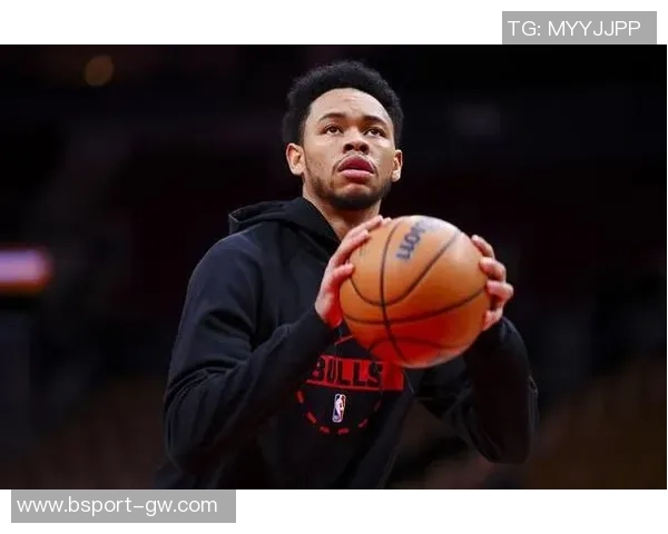 马祖拉称赞A西蒙斯手感火热助力球队攻防两端提升表现